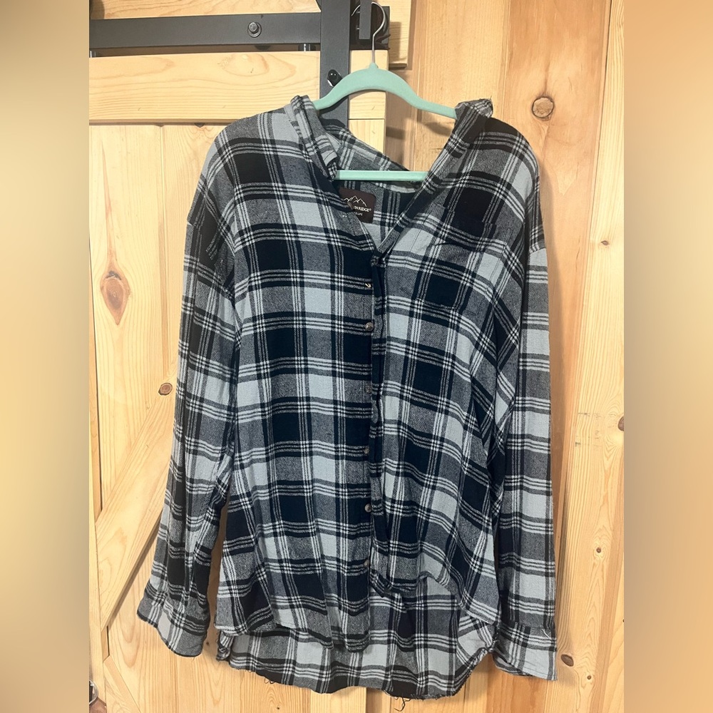 Mountain Ridge Black & Gray Long Sleeve Flannel